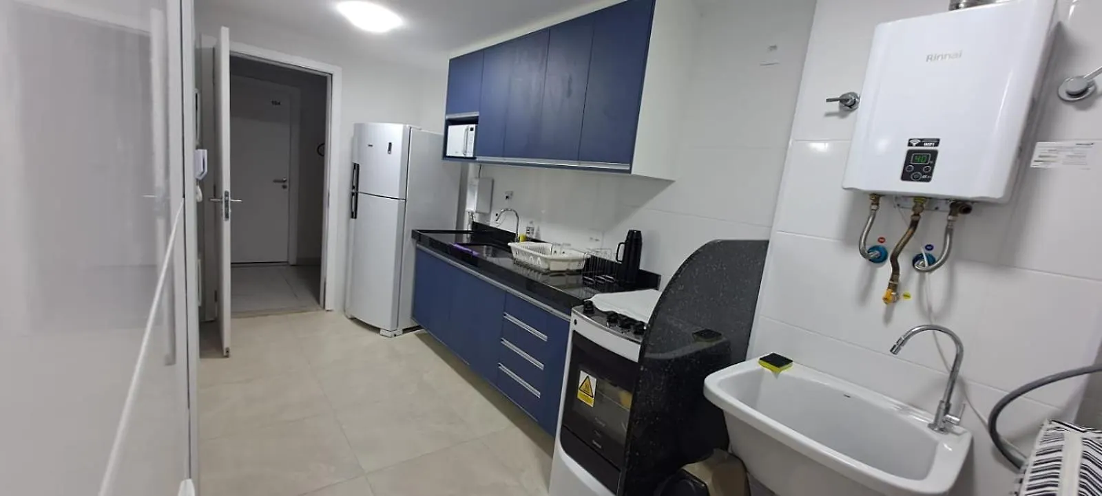 Praia dos Anjos Beach Club Condo: 2BR, Pool, 24/7 Security Arraial do Cabo Apartment