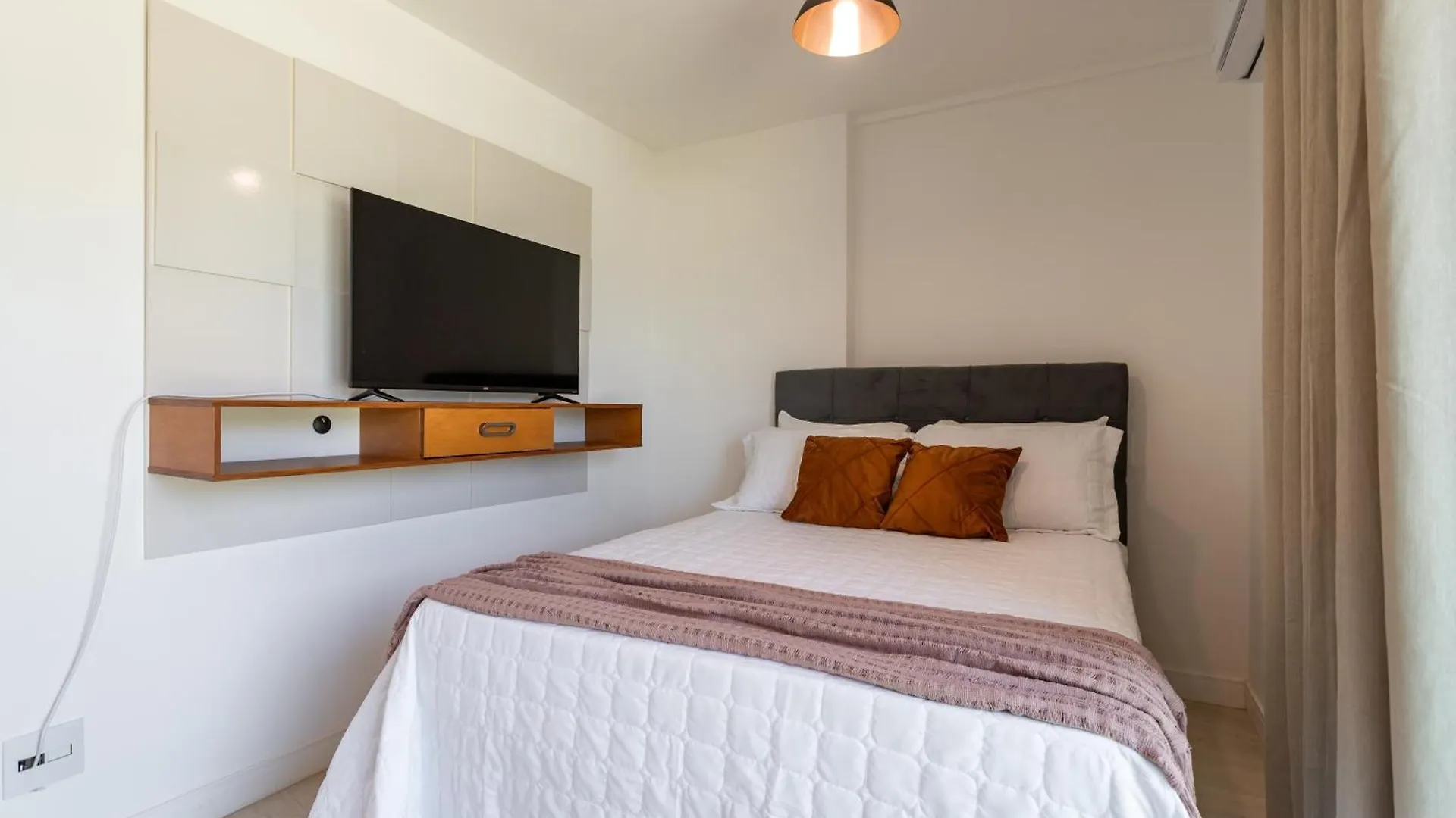 Praia dos Anjos Beach Club Condo: 2BR, Pool, 24/7 Security Arraial do Cabo 0*,  Brazil