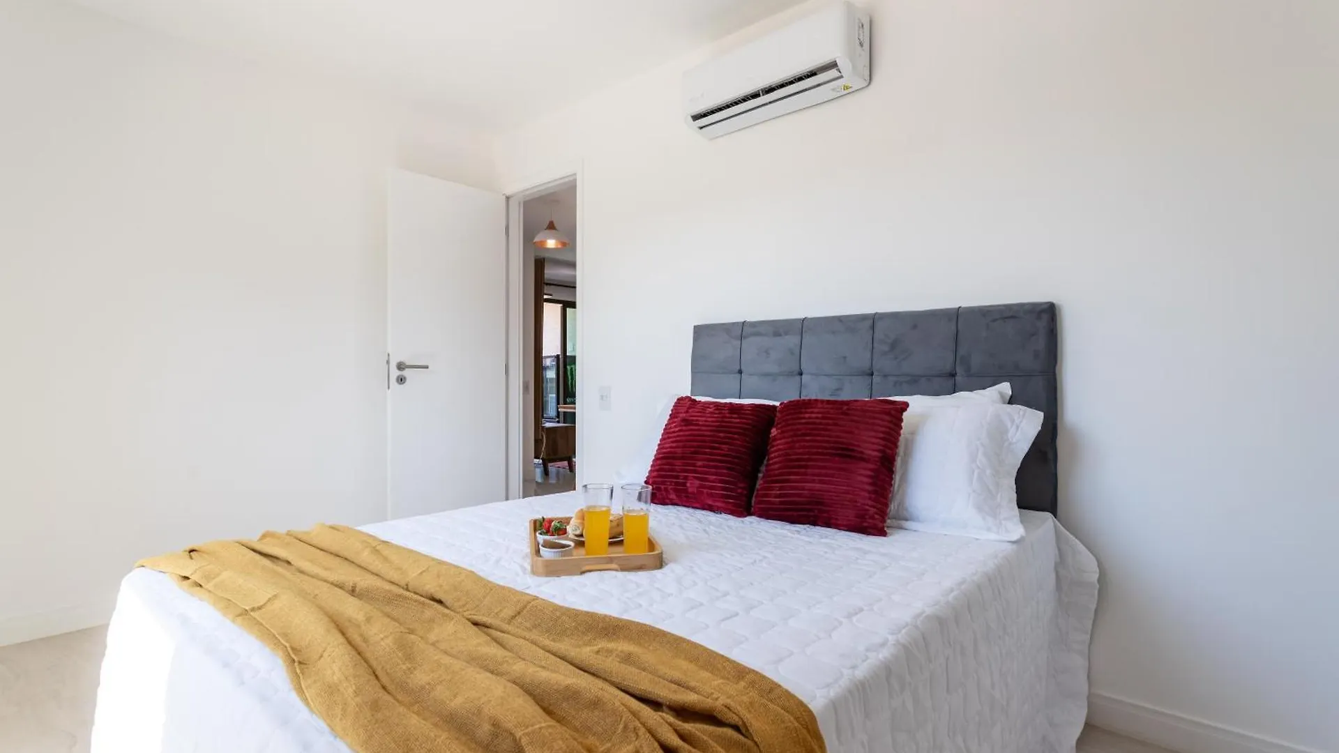 Apartment Praia dos Anjos Beach Club Condo: 2BR, Pool, 24/7 Security Arraial do Cabo