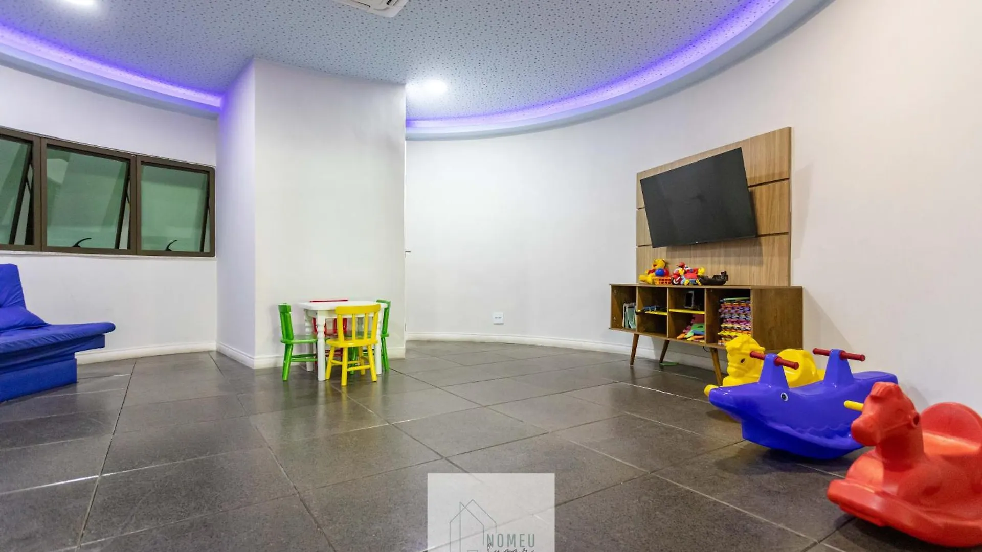 Praia dos Anjos Beach Club Condo: 2BR, Pool, 24/7 Security Arraial do Cabo Apartment
