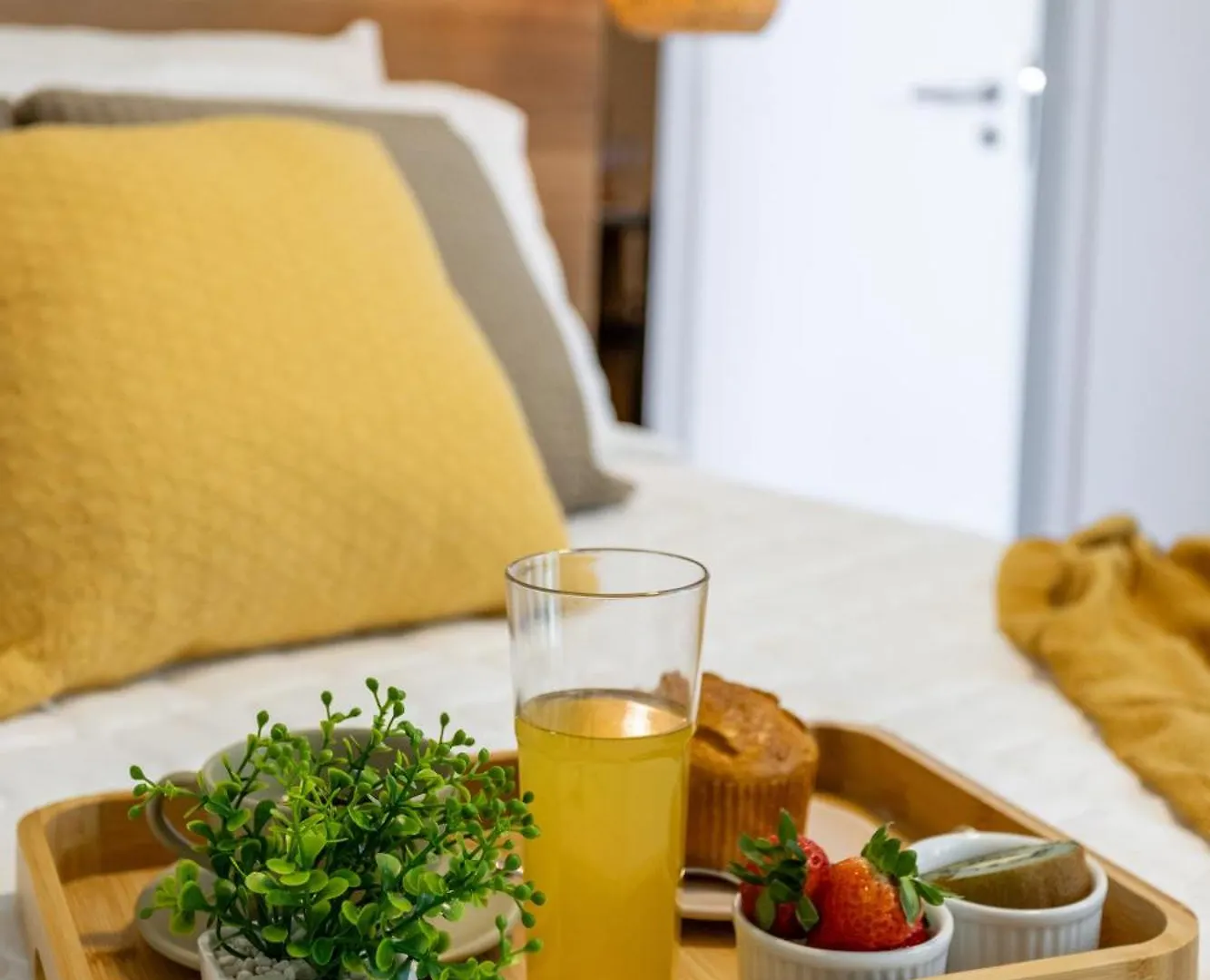 Praia dos Anjos Beach Club Condo: 2BR, Pool, 24/7 Security Arraial do Cabo Brazil