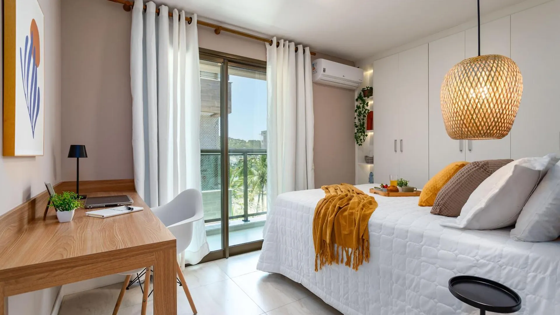 Praia dos Anjos Beach Club Condo: 2BR, Pool, 24/7 Security Arraial do Cabo Apartment