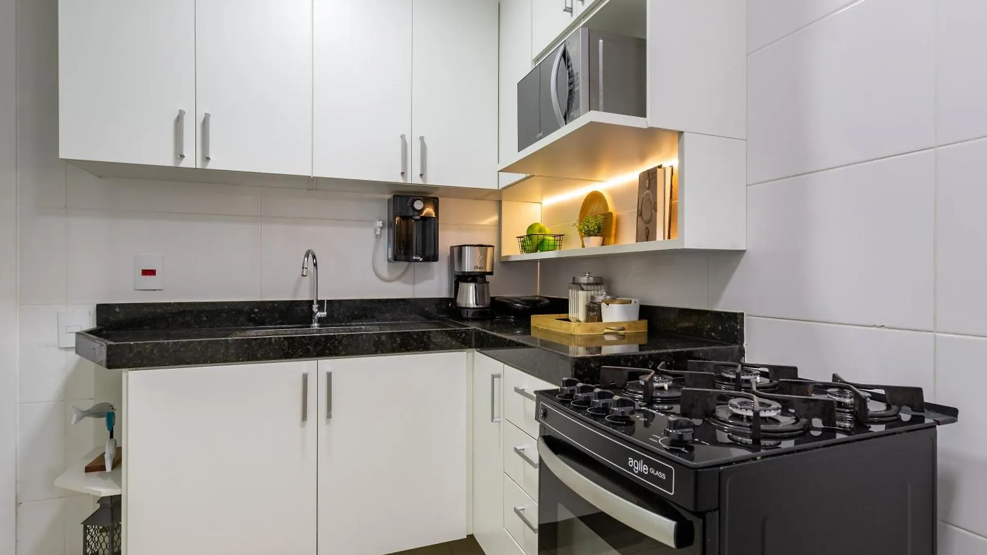Apartment Praia dos Anjos Beach Club Condo: 2BR, Pool, 24/7 Security Arraial do Cabo