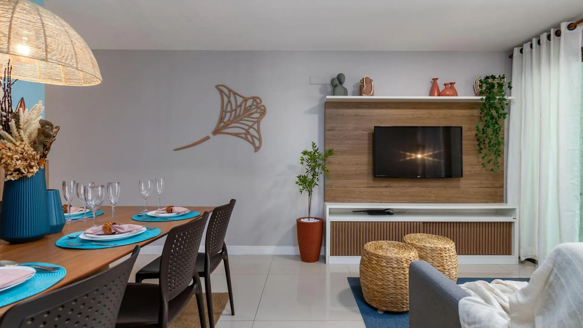 Praia dos Anjos Beach Club Condo: 2BR, Pool, 24/7 Security Arraial do Cabo Apartment